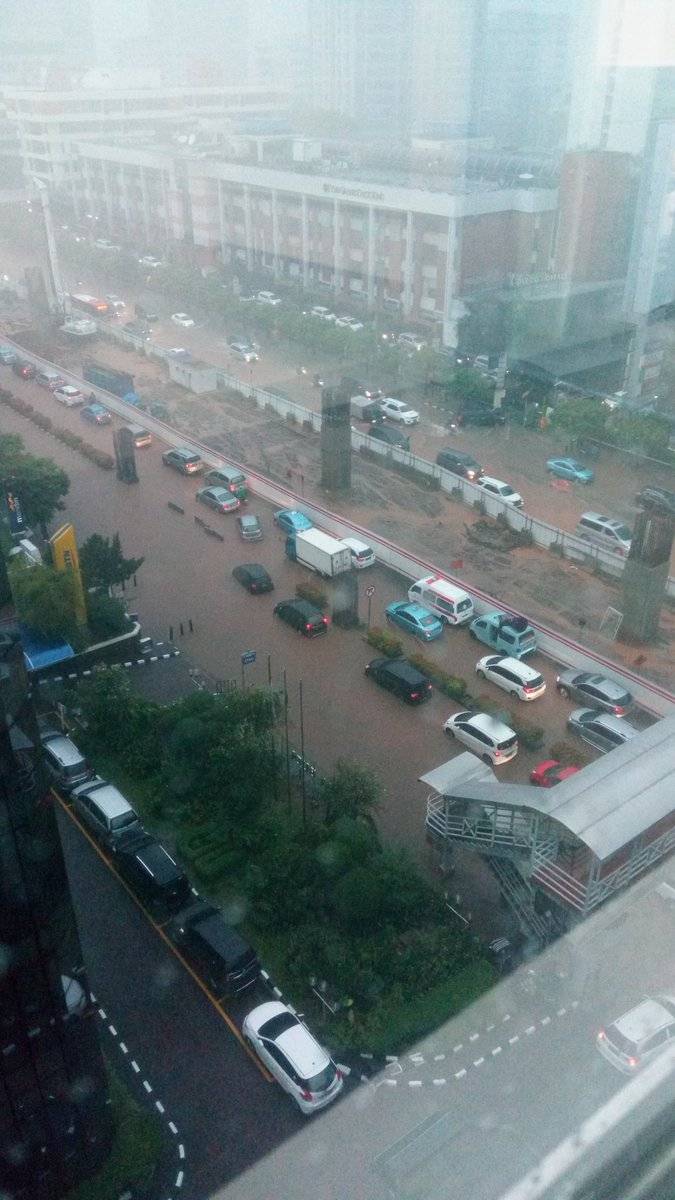 Hujan Deras, Waspada Sejumlah Titik Banjir Dan Pohon Tumbang Di Jakarta