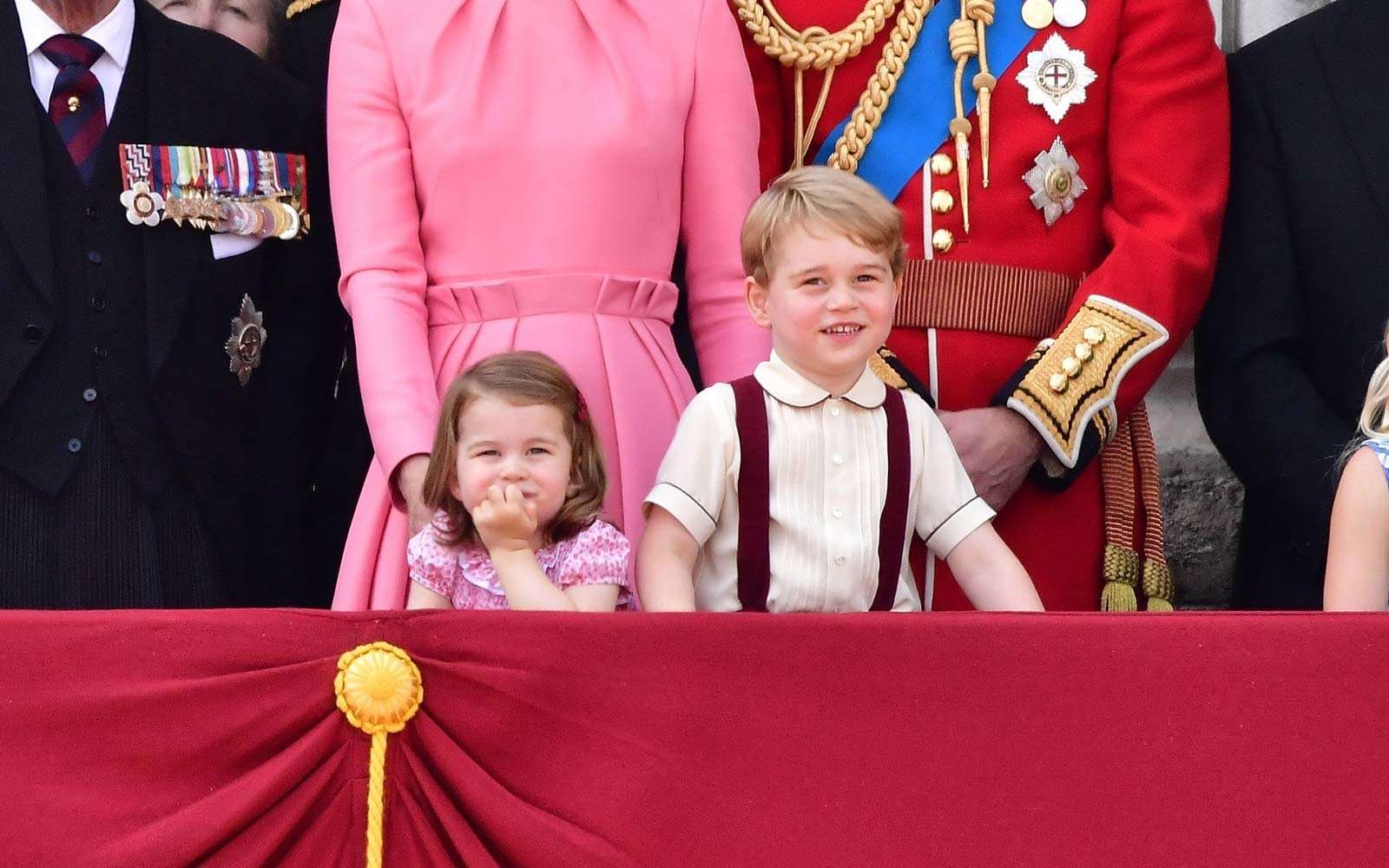 10 Potret Gemas Pangeran George & Putri Charlotte, Elegan Dari Kecil