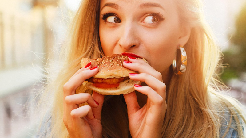 9 Alasan Kenapa Kita Selalu Merasa Lapar, Yakin Masih Wajar?