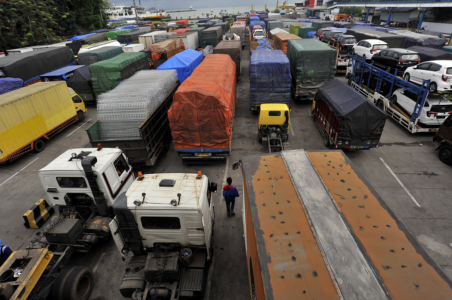 180 Ribu Orang Sudah Menyeberang ke Sumatra Via Pelabuhan Merak 