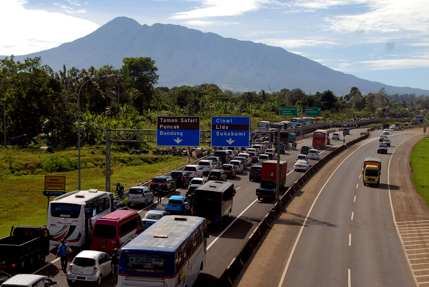 Catat Baik-baik, Ini Jadwal Penerapan Lajur 2-1 Puncak Bogor