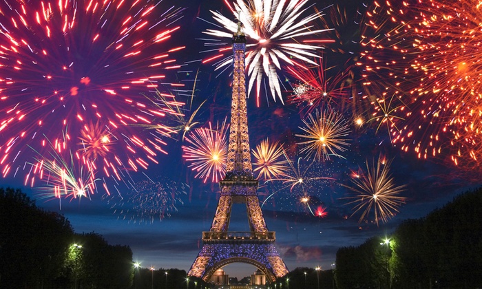 Hasil gambar untuk pesta kembang api Paris