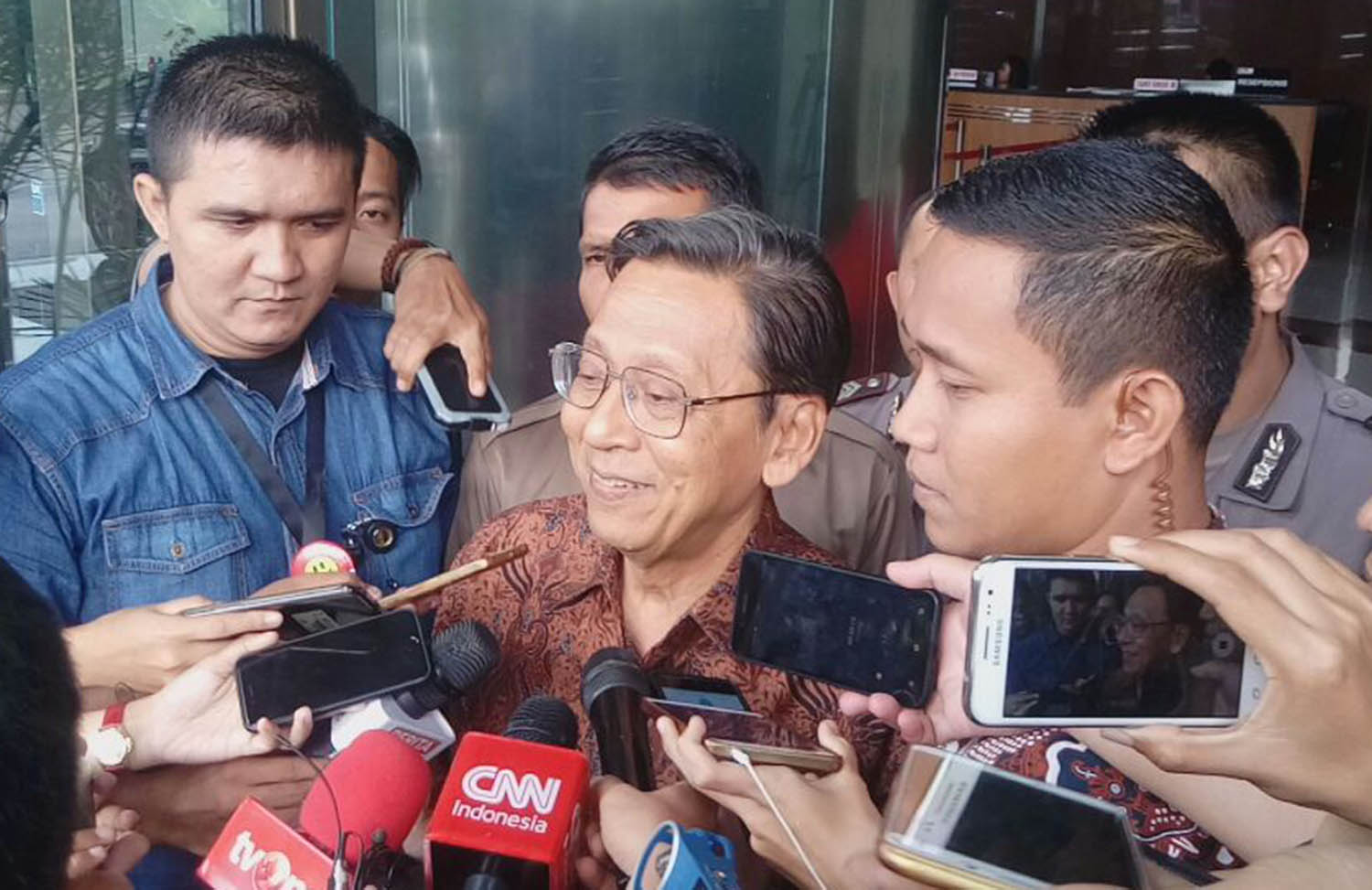 Ahok Turut Doakan Kesembuhan Bu Ani Yudhoyono