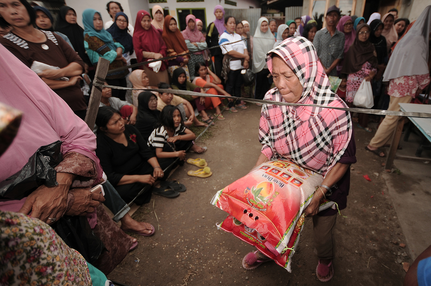 Keluarga Bupati Purwakarta Terdampak Gempa, Bantuan Dikirim ke Cianjur