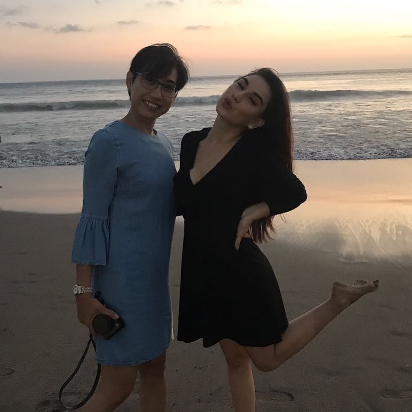 10 Potret Kedekatan Irish Bella & Mama, Kompak Bak Sahabat 