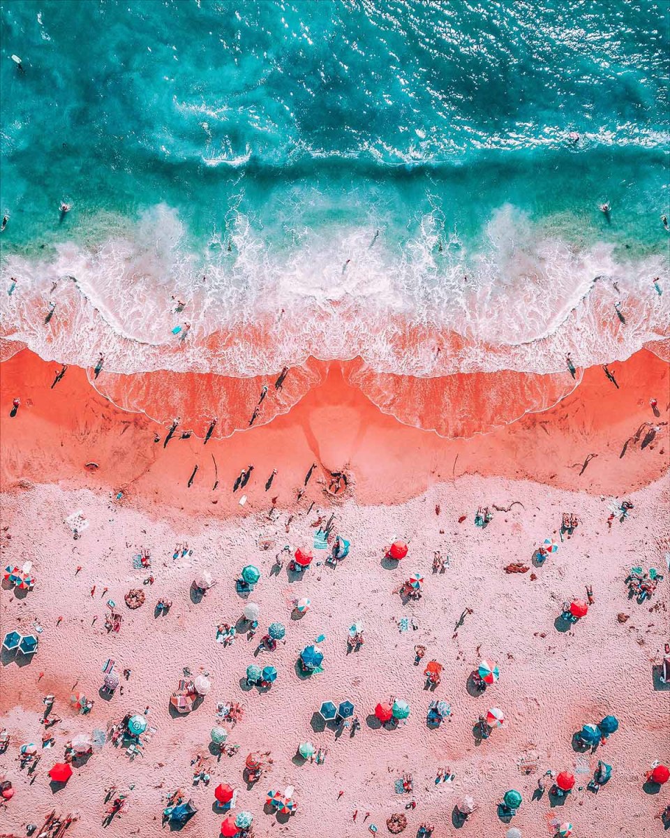 7 Warna Pasir Pantai Paling Unik Di Dunia