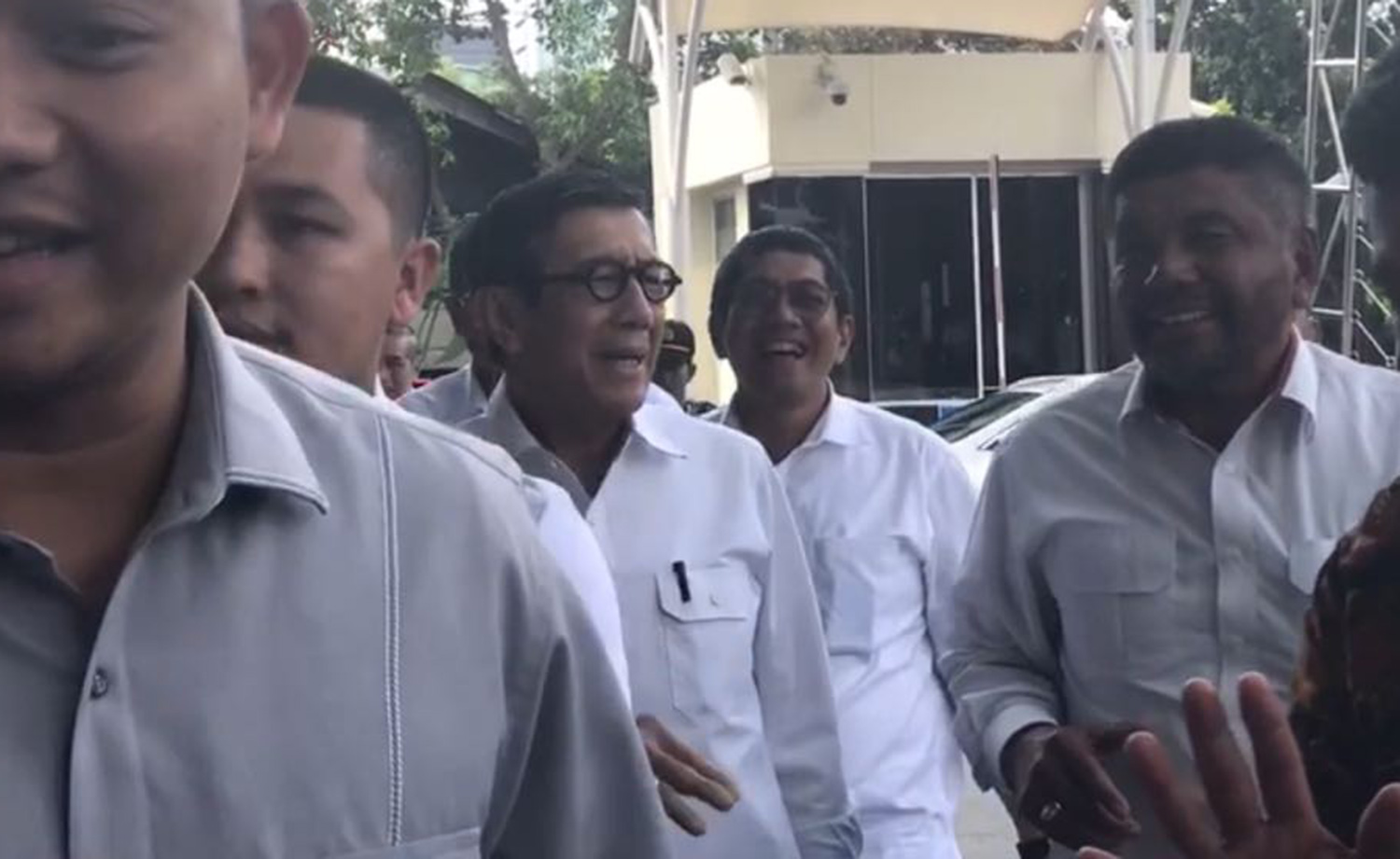 Hari ini Menkumham Yasonna Laoly Mengajar di SD Makassar