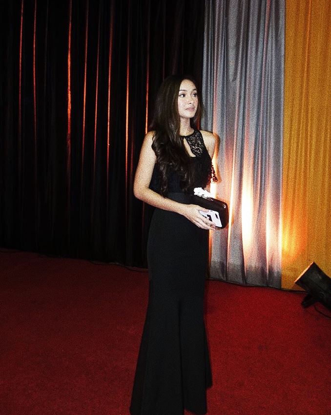 10 Pesona Caitlin Halderman yang Disebut Mirip Ariana Grande