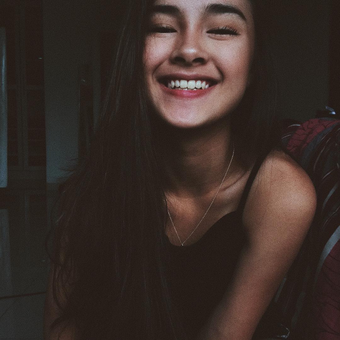 10 Pesona Caitlin Halderman yang Disebut Mirip Ariana Grande