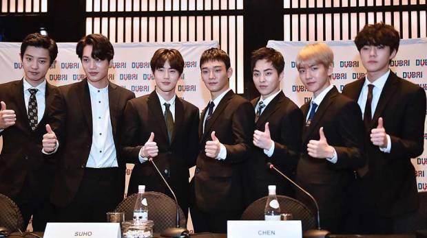 15 Potret Kunjungan EXO di Dubai, Bak Jadi Pangeran Arab!