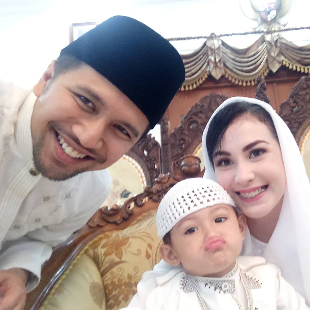 6 Pelajaran Cinta Yang Bisa Diteladani Dari Emil Dardak Arumi Bachsin