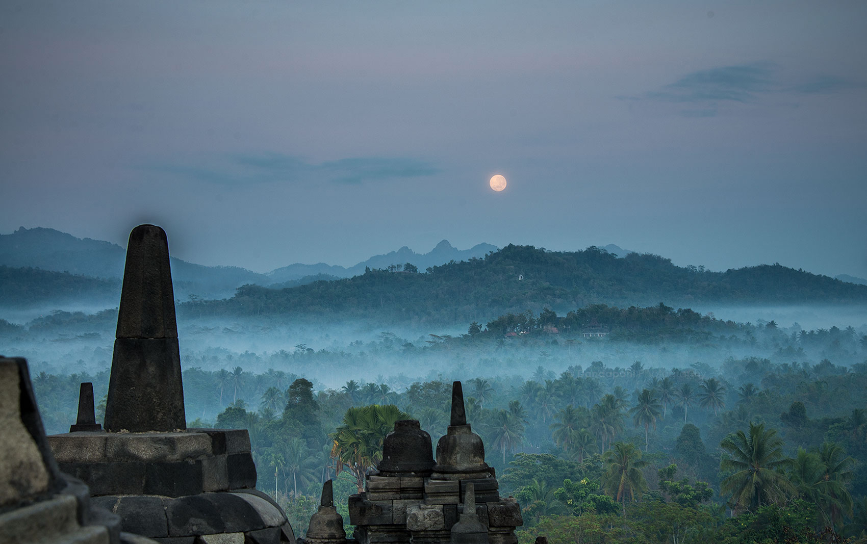 Inilah 10 Lokasi Terbaik untuk Menyaksikan Gerhana Bulan Total Besok!