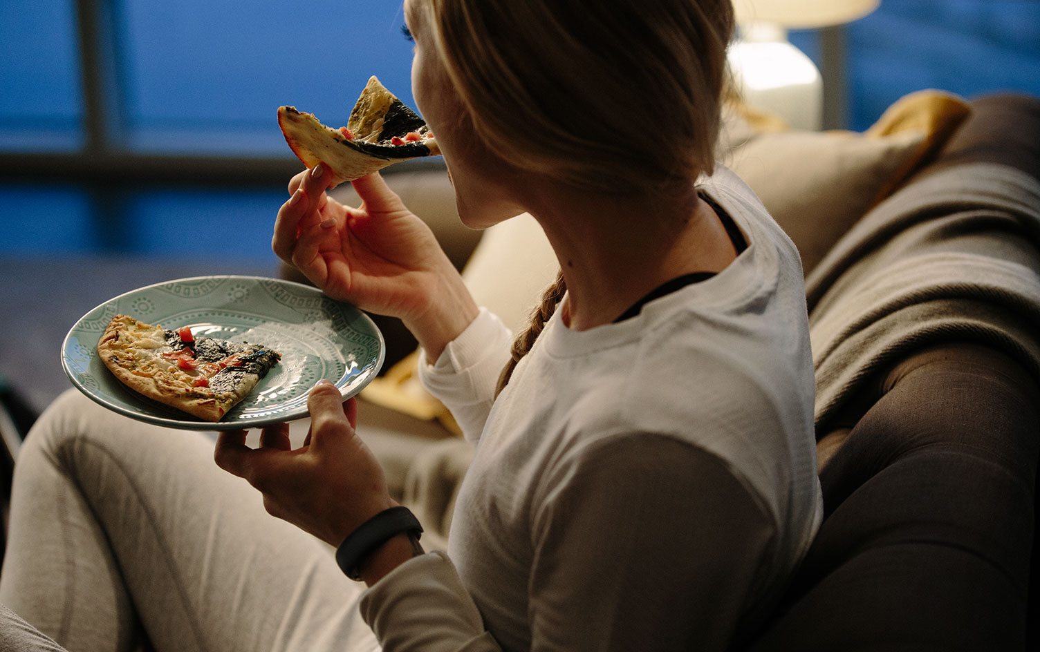 7 Trik Menghindari Makan Malam saat Diet, Perut pun Tetap Kenyang