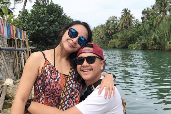 Lama Menghilang, Ini 10 Potret Terkini Ratu FTV Inne Azri & Suami
