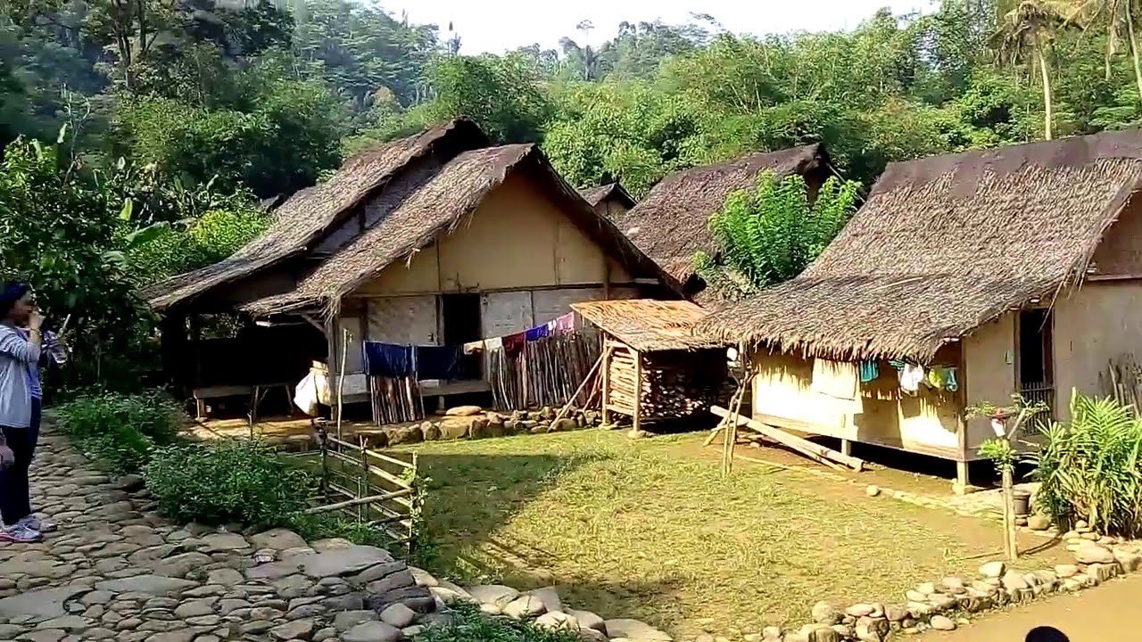 10 Desa  Adat Indonesia  yang Mendunia Kekayaan Budayanya 