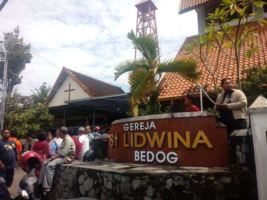 Sri Sultan Minta Maaf Ke Pastor Gereja St. Lidwina Karena Terlambat ...