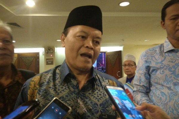 Lewat Media Sosial, Hidayat Nur Wahid Menjelaskan Arti Ulama