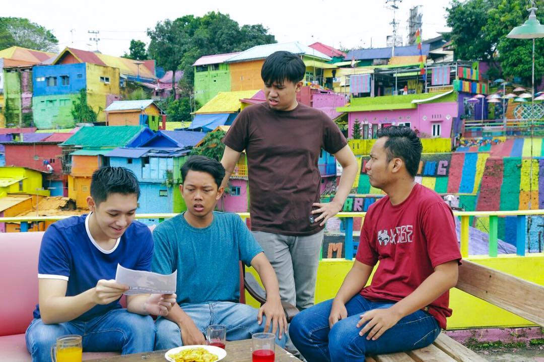 Film Komedi Berbahasa Jawa, Ini 8 Fakta Unik 'Yowis Ben' Bayu Skak