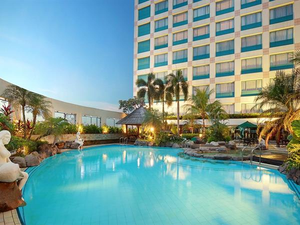 10 Hotel  dengan Kolam  Renang  Terbaik di Jakarta