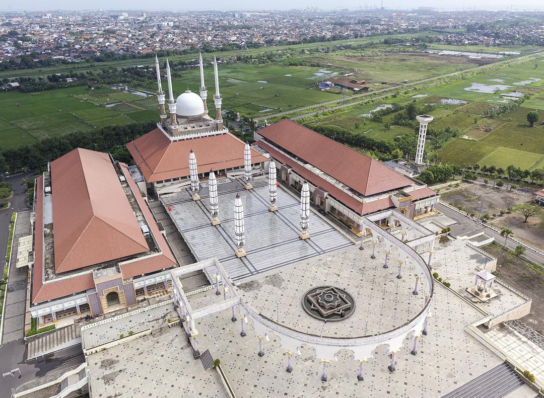 7 Masjid Megah di Indonesia yang Cocok Jadi Wisata Religi Saat Ramadan