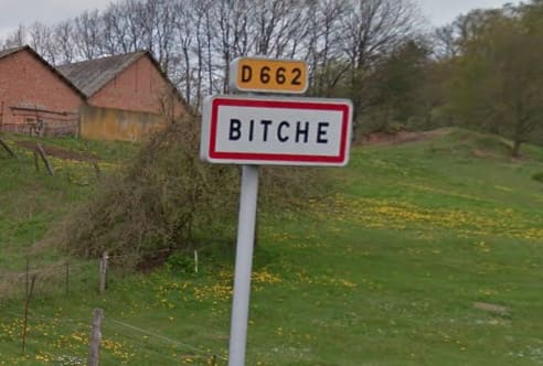 9 Nama Tempat di Perancis Ini Terkesan Aneh Banget, Bikin Geli!