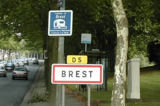 9 Nama Tempat di Perancis Ini Terkesan Aneh Banget, Bikin Geli!