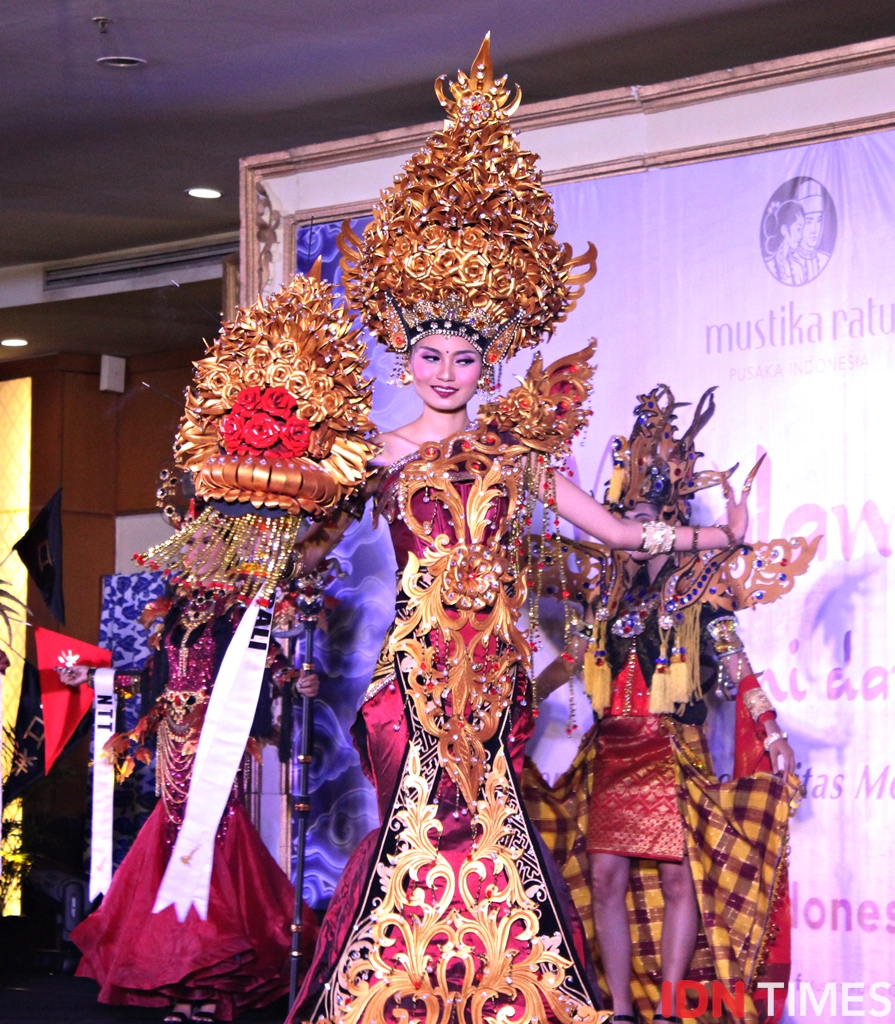 16 Potret Kostum Tradisional Puteri Indonesia 2018 Yang Cetar Banget