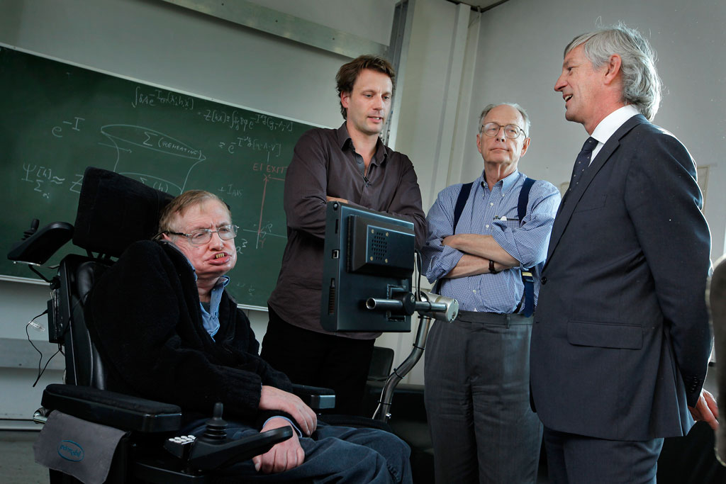 7 Penemuan Besar Stephen Hawking yang Akan Dikenang Dunia