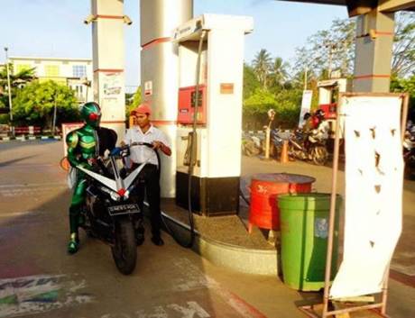 19 Kelakuan Orang Indonesia yang Pasti Bikin Dunia Geleng-geleng