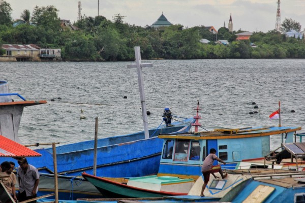 8 Potret Keindahan Kota Tual Maluku, Bukti Bahagia Itu Sederhana