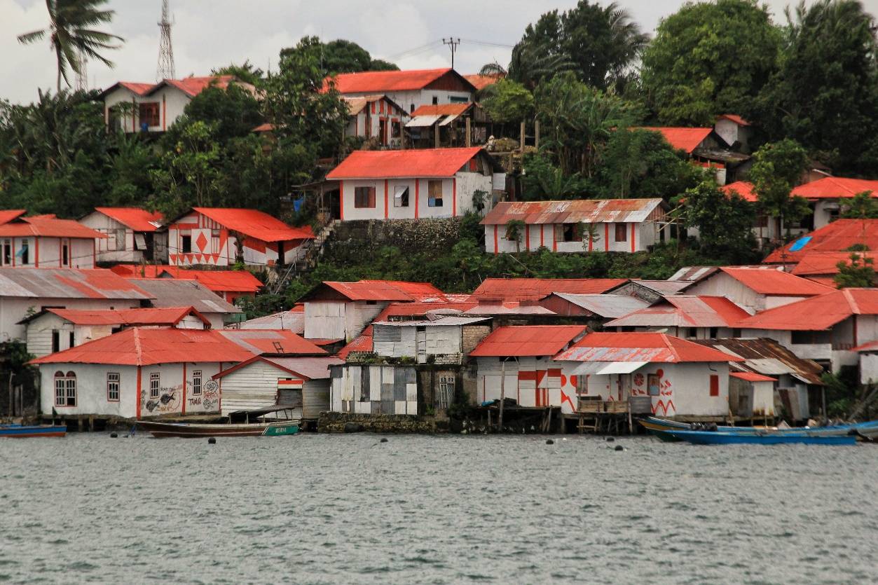 8 Potret Keindahan Kota Tual Maluku, Bukti Bahagia Itu Sederhana