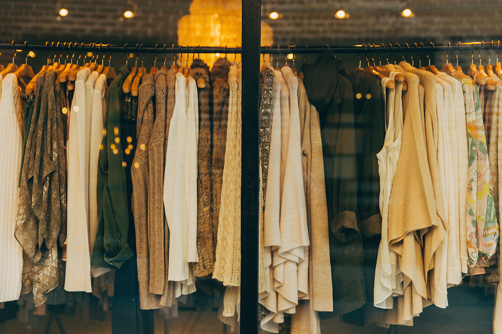 4 Cara Mendapatkan Uang Dari Baju Bekas, Tanpa Keluar Banyak Modal