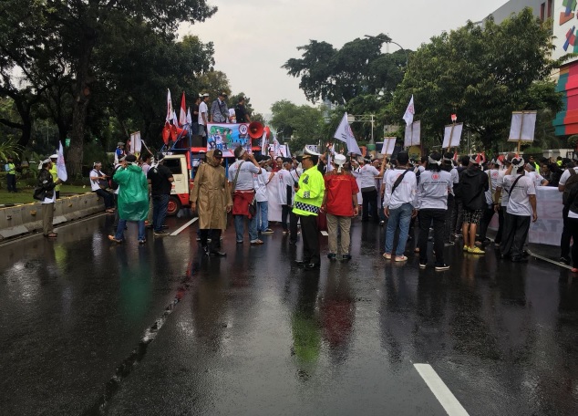 Tolak Kuota Sim Card, Ribuan Massa KNCI Geruduk Istana Negara