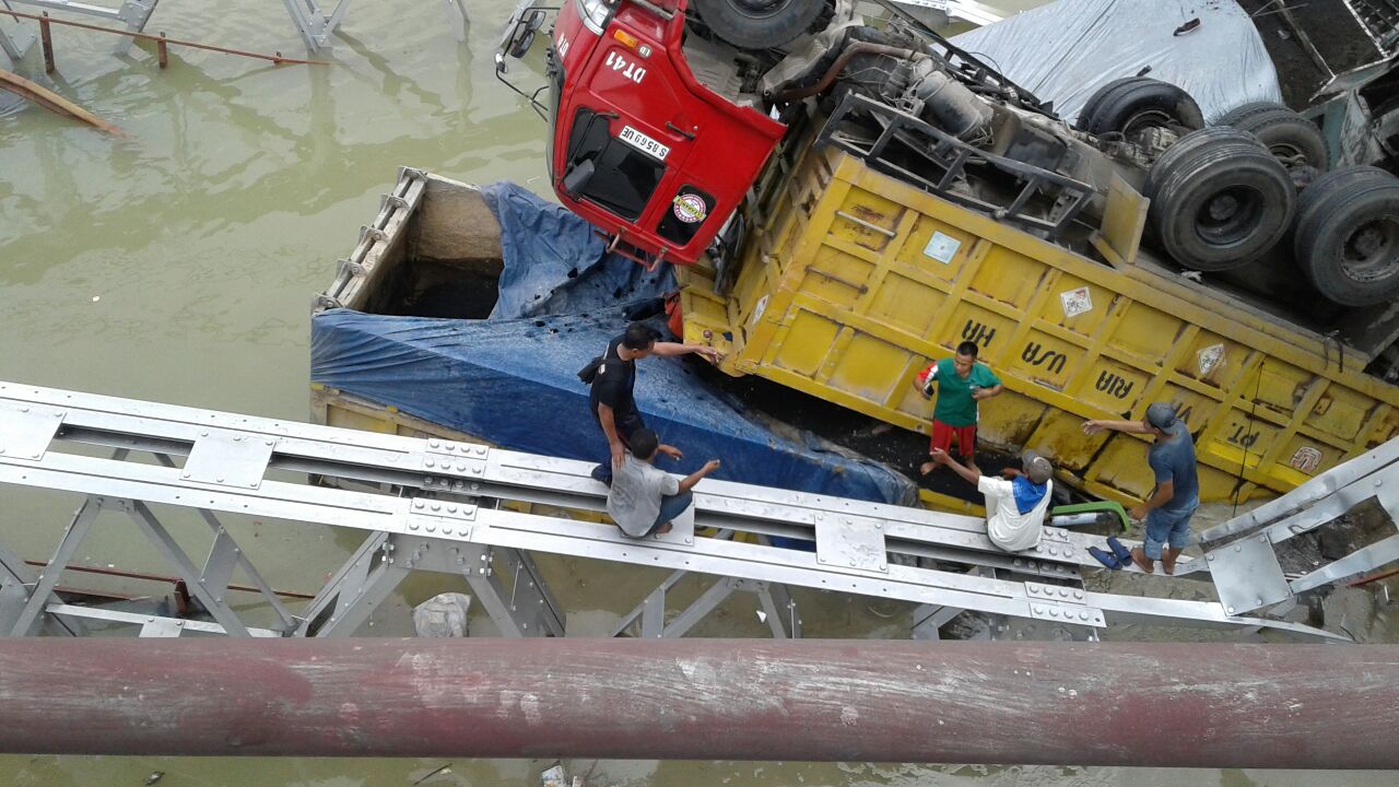 Jembatan Tuban Ambruk, Polisi Sebut Usia Sebagai Sebabnya