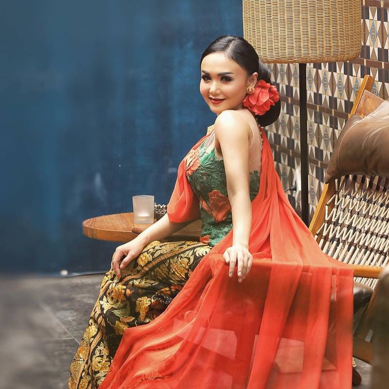 660 Model Baju Batik Yuni Shara Gratis