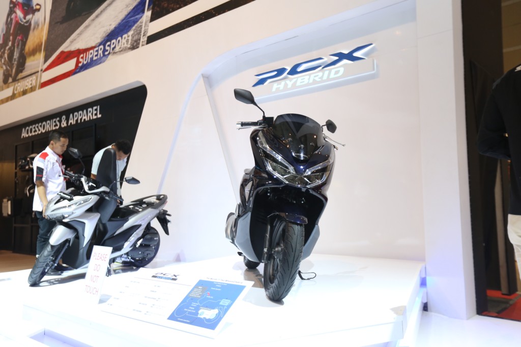 Dibandrol Rp 40 jutaan Ini 5 Kelebihan  Honda PCX  Hybrid 