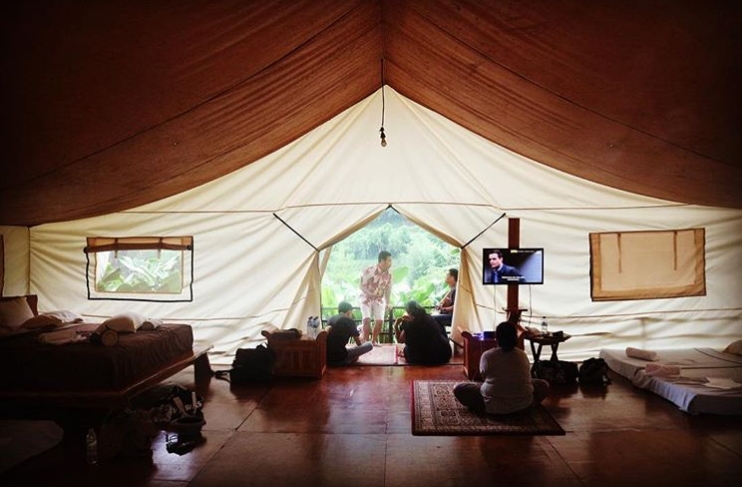 5 Hotel Asyik Bernuansa Outdoor di Bandung yang Cocok buat Camping