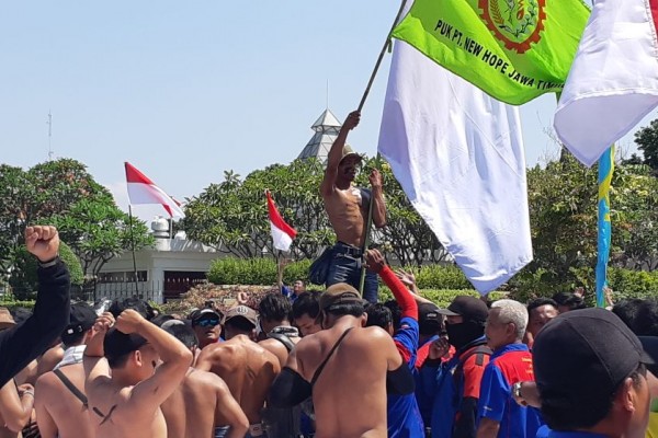 Upah Minimum Naik, Soekarwo Ajak Bicara Buruh dan Pengusaha