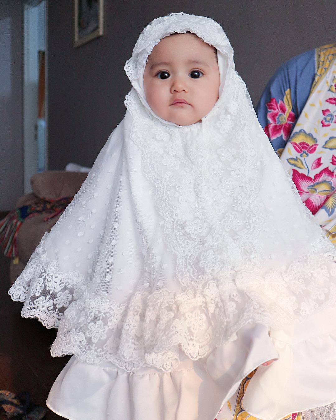 10 Foto Baby Qiandra Mengenakan Hijab Ini Gemas Abis
