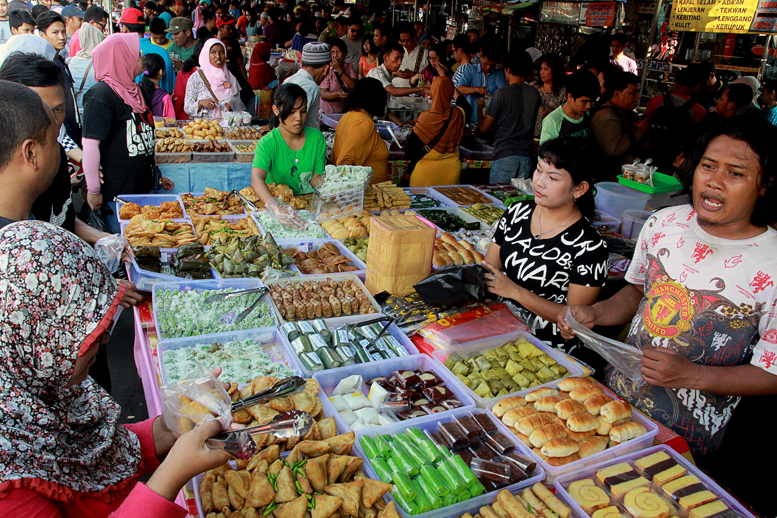 Pasar por. Dasturchilar maoshi.