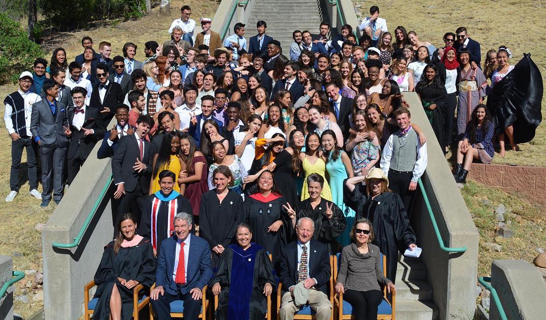 10 Momen Bahagia Sekaligus Haru Kelulusan Iqbaal dari UWC Amerika