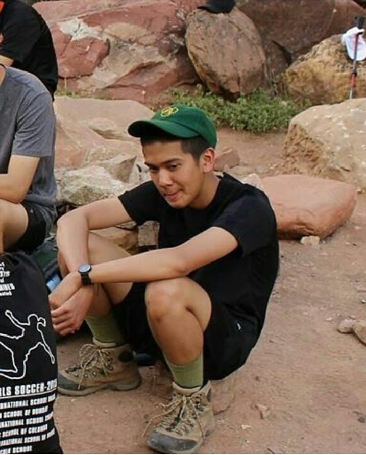 Usai Dilan, Ini 11 Gaya Terbaru Iqbaal yang Makin Macho