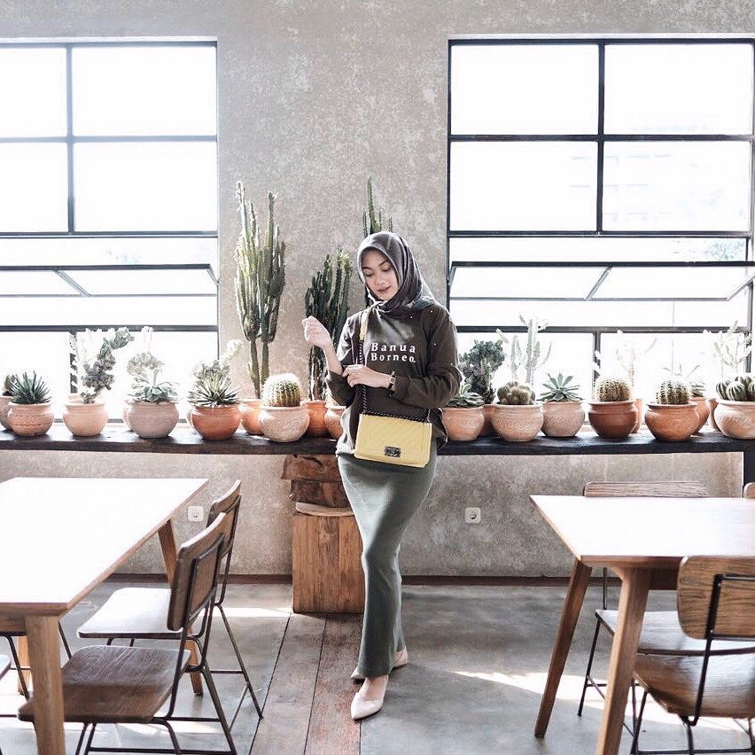 Gaya Hijab yang Bisa Kamu Contek Saat Diajak Buka Bersama Keluarga Pacar