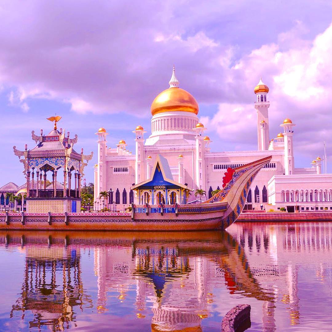 Малайзия бруней. Бруней-Даруссалам. Столица Брунея. Королевство Бруней. Юниверсал Бруней Даруссалам.