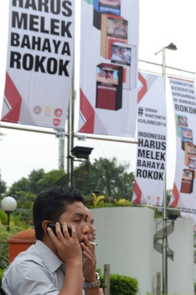 Pemkot Bandung akan Bersihkan Reklame yang Melintang ke Ruang Jalan