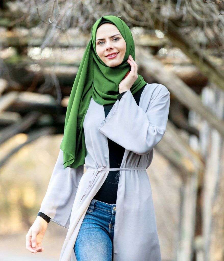 Beda Bahan, Ketahui Waktu Yang Tepat Memakai 8 Hijab Ini