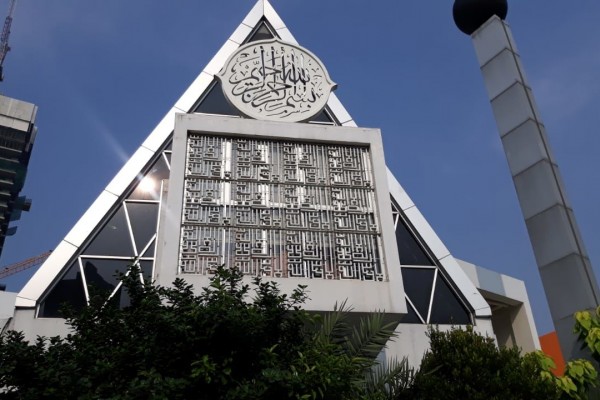 Menengok Masjid  Karya  Ridwan  Kamil  di Tengah Kota Jakarta