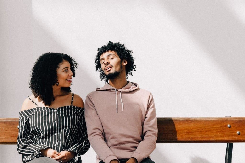 Kok Bisa Cewek Ekstrovert Cocok Banget Sama Cowok Introvert?