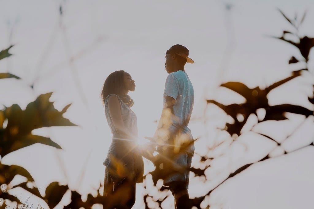 Kok Bisa Cewek Ekstrovert Cocok Banget Sama Cowok Introvert?