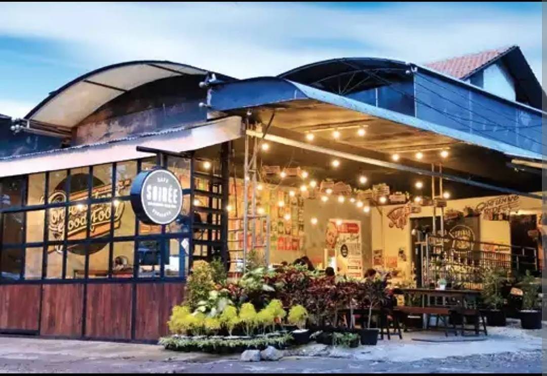 10 Cafe Surabaya Bikin Nongkrong Makin Seru, Instagramable Banget!